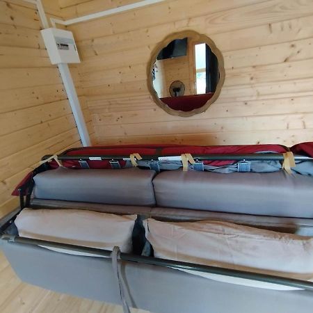 Tiny House Toute Equipee Avec Jardin Saint-Florent-sur-Cher Luaran gambar