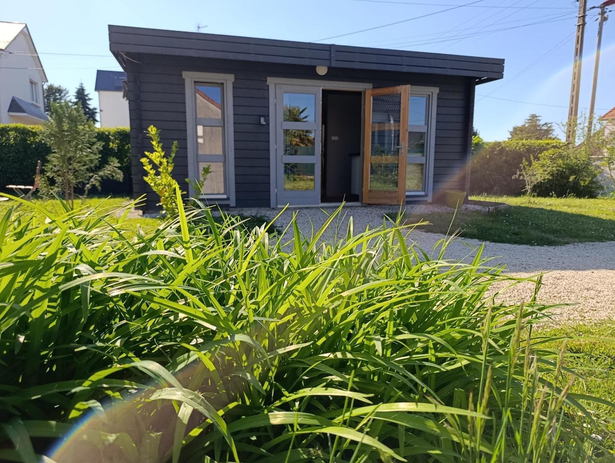 Tiny House Toute Equipee Avec Jardin Saint-Florent-sur-Cher Luaran gambar